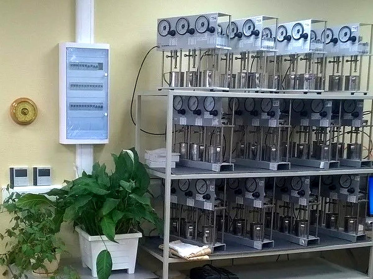 Испытательные установки лаборатории грунтов